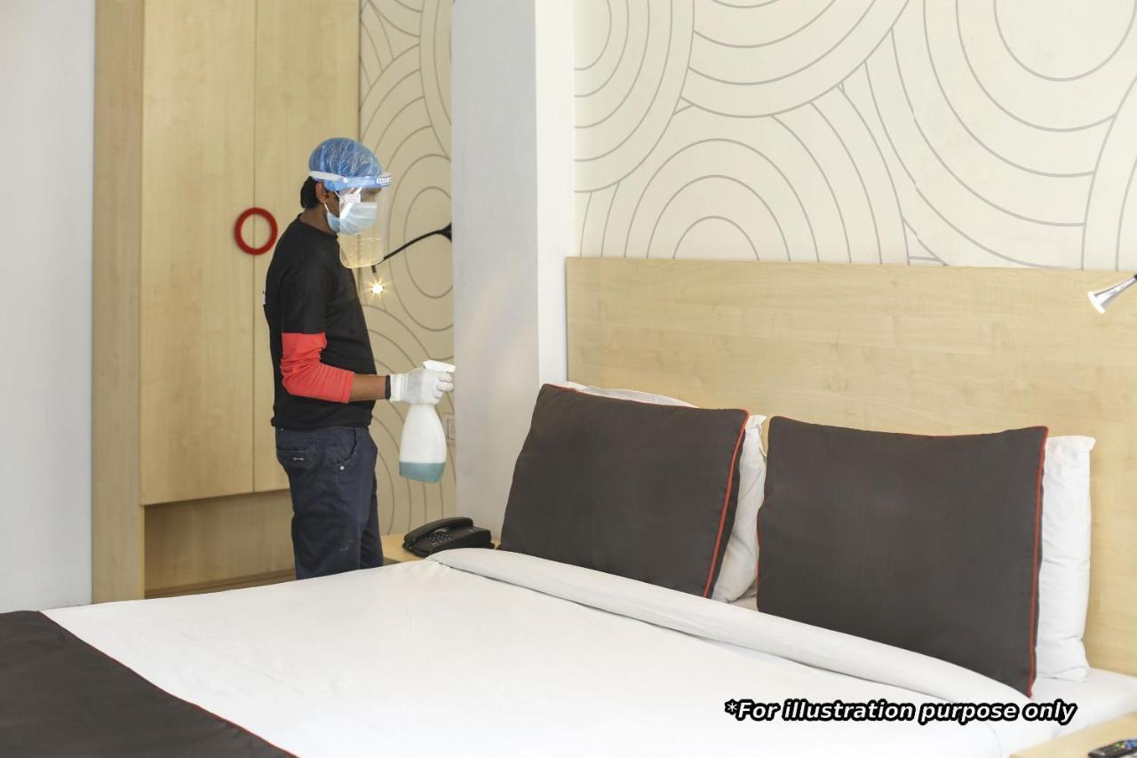 גורגאון Collection O Hotel Aditya Palace Near Leisure Valley Park מראה חיצוני תמונה