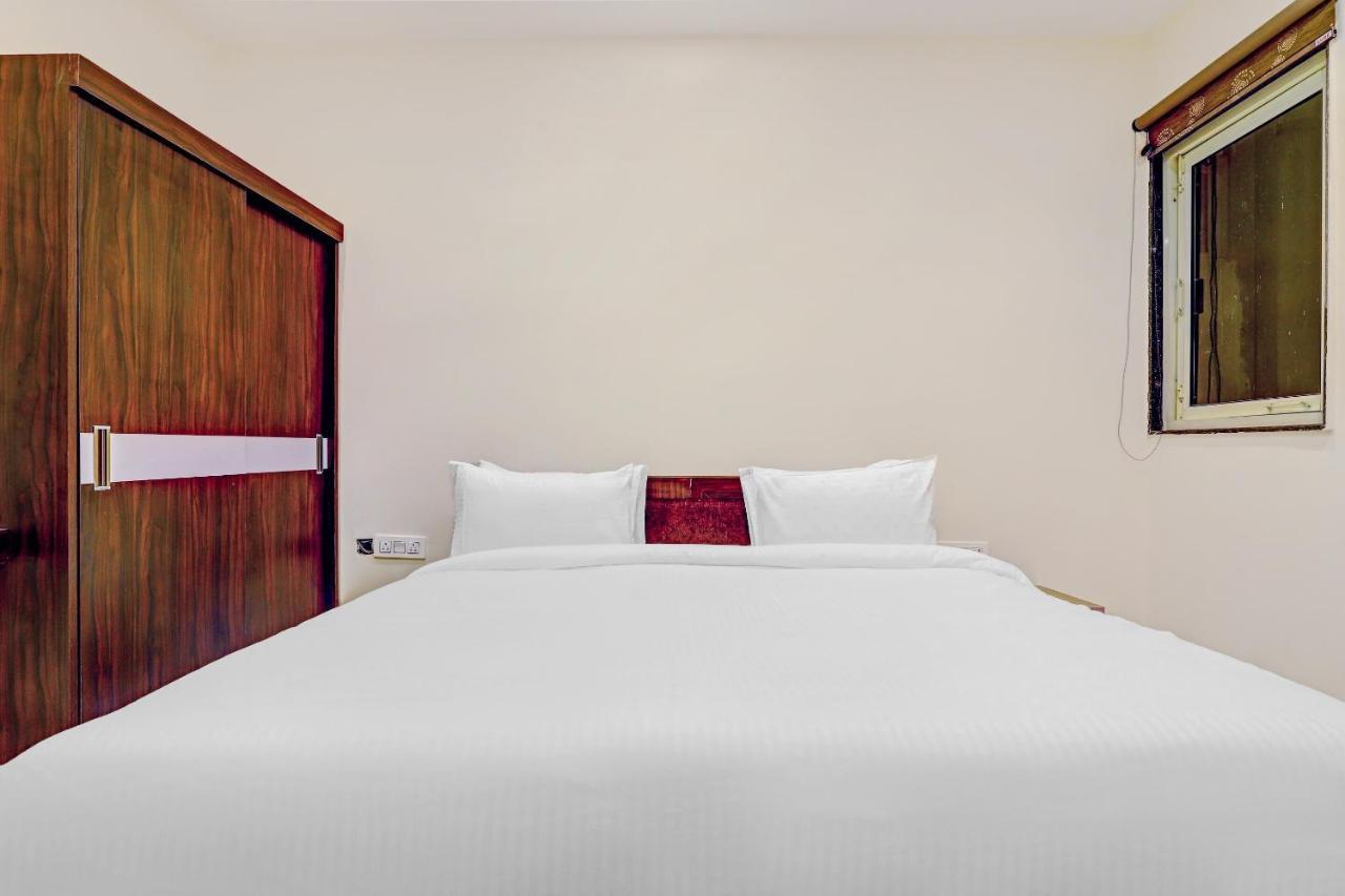 גורגאון Collection O Hotel Aditya Palace Near Leisure Valley Park מראה חיצוני תמונה
